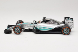 Mercedes W06 #44 L. Hamilton Mercedes AMG Petronas Japanese Grand Prix Winner 2015 Minichamps 1:18 110150344 Metalli — kuva 3 / 7