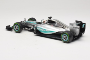 Mercedes W06 #44 L. Hamilton Mercedes AMG Petronas United States Grand Prix Winner World Champion 2015 Minichamps 1:18 110150 — kuva 5 / 7