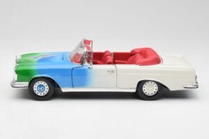 Mercedes 280SE W108 Tricolor Maisto 1:18 56014 Metalli — kuva 4 / 8