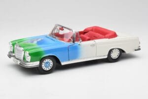 Mercedes 280SE W108 Tricolor Maisto 1:18 56014 Metalli