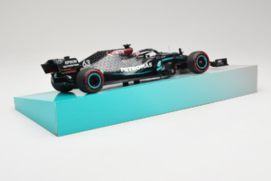 Mercedes W11 #63 G. Russell Mercedes AMG Petronas Sakhir Grand Prix 2020 Minichamps 1:18 113201663 Hartsi — kuva 3 / 7