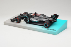 Mercedes W11 #63 G. Russell Mercedes AMG Petronas Sakhir Grand Prix 2020 Minichamps 1:18 113201663 Hartsi — kuva 5 / 7