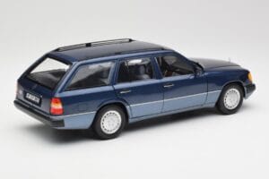 Mercedes 300D W124 T-Modell Nautical Sininen Norev 1:18 183962 Metalli — kuva 3 / 8