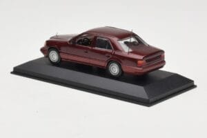 Mercedes W124 Dark Red Metallic Minichamps 1:43 MB002 Metalli — kuva 3 / 4