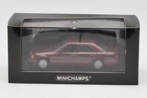 Mercedes W124 Dark Red Metallic Minichamps 1:43 MB002 Metalli — kuva 4 / 4