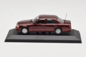 Mercedes W124 Dark Red Metallic Minichamps 1:43 MB002 Metalli