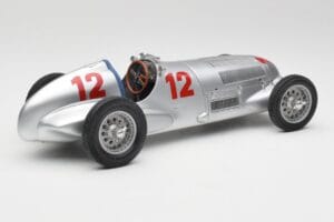 Mercedes W125 #12 R. Caracciola Grand Prix 1937 CMC 1:18 M-052 Metalli — kuva 2 / 6