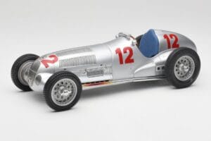 Mercedes W125 #12 R. Caracciola Grand Prix 1937 CMC 1:18 M-052 Metalli