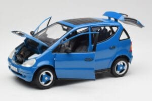 Mercedes A-Class W168 Azure Sininen Maisto 1:18 50311 Metalli — kuva 2 / 8