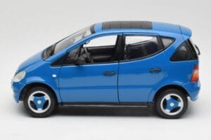 Mercedes A-Class W168 Azure Sininen Maisto 1:18 50311 Metalli — kuva 4 / 8