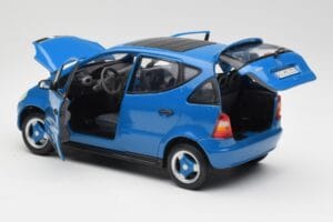 Mercedes A-Class W168 Azure Sininen Maisto 1:18 50311 Metalli — kuva 5 / 8