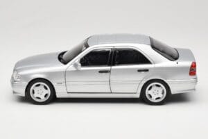 Mercedes C36 AMG W202 Silver Metallic Norev 1:18 183380 Metalli — kuva 4 / 8