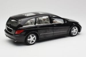 Mercedes R-Class W251 Obsidian Musta Minichamps 1:18 150034601 Metalli — kuva 3 / 8
