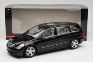 Mercedes R-Class W251 Obsidian Musta Minichamps 1:18 150034601 Metalli — kuva 8 / 8