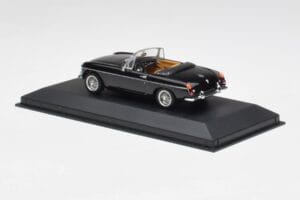 MGB Avoauto Musta Minichamps 1:43 430131030 Metalli — kuva 3 / 4