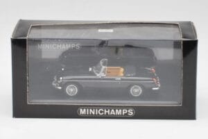 MGB Avoauto Musta Minichamps 1:43 430131030 Metalli — kuva 4 / 4