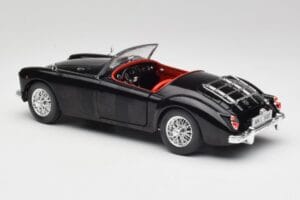 MGA English Roadster Musta Revell 1:18 84559091 Metalli — kuva 7 / 8