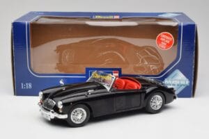 MGA English Roadster Musta Revell 1:18 84559091 Metalli — kuva 8 / 8