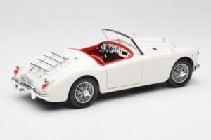 MGA Roadster Old English White Revell 1:18 08455 Metalli — kuva 3 / 8