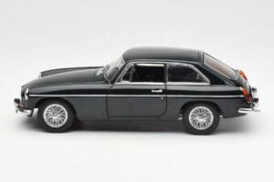 MGB GT Mk2 Coupe Racing Vihreä AUTOart 1:18 76602 Metalli — kuva 4 / 8