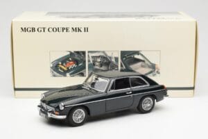 MGB GT Mk2 Coupe Racing Vihreä AUTOart 1:18 76602 Metalli — kuva 8 / 8