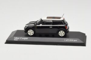 MINI Cooper R50 Musta Minichamps 1:43 431138101 Metalli