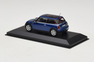 Mini Cooper Avoauto Sininen Minichamps 1:43 80420309092-R1 Metalli — kuva 3 / 5