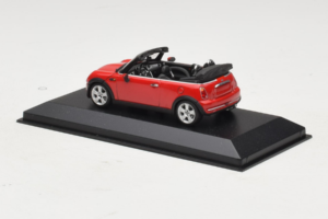Mini Cooper R52 Avoauto Punainen Minichamps 1:43 431138230 Metalli — kuva 3 / 4