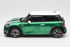 MINI Cooper F56 JCW British Racing Vihreä Otto 1:18 OT1098 Hartsi — kuva 3 / 6