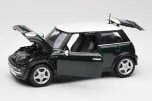 Mini Cooper Mk7 Vihreä Maisto 1:18 7271336 Metalli — kuva 2 / 8