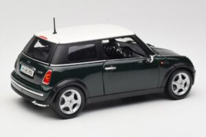 Mini Cooper Mk7 Vihreä Maisto 1:18 7271336 Metalli — kuva 3 / 8