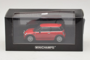 Mini Cooper One R50 Aero Punainen Minichamps 1:43 431138272 Metalli — kuva 4 / 4