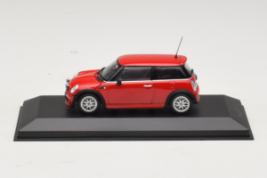 Mini Cooper One R50 Aero Punainen Minichamps 1:43 431138272 Metalli