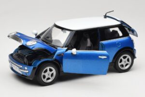 Mini Cooper R50 Sininen Valkoisella Katolla Mondo Motors 1:18 MINI004 Metalli — kuva 2 / 8