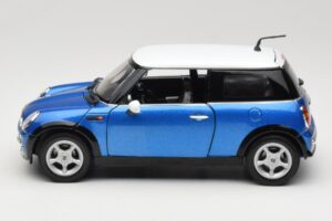Mini Cooper R50 Sininen Valkoisella Katolla Mondo Motors 1:18 MINI004 Metalli — kuva 4 / 8