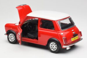 Mini Cooper Punainen Bburago 1:18 3379 Metalli — kuva 5 / 8