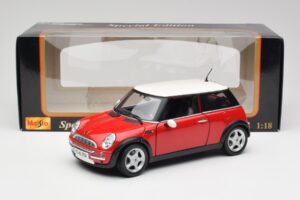 Mini Cooper R50 Punainen Maisto 1:18 31619 Metalli — kuva 2 / 8