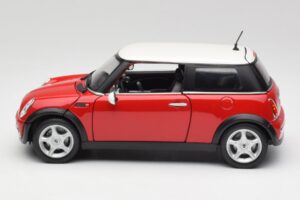 Mini Cooper R50 Punainen Maisto 1:18 31619 Metalli — kuva 3 / 8