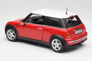Mini Cooper R50 Punainen Maisto 1:18 31619 Metalli — kuva 4 / 8