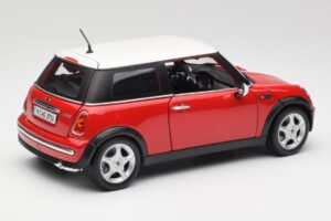 Mini Cooper R50 Punainen Maisto 1:18 31619 Metalli — kuva 5 / 8