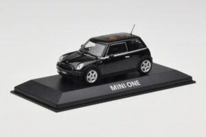 Mini One R50 Musta Mustalla Katolla Minichamps 1:43 MINI005 Metalli — kuva 2 / 5