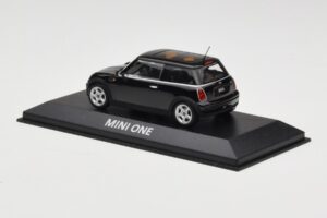 Mini One R50 Musta Mustalla Katolla Minichamps 1:43 MINI005 Metalli — kuva 3 / 5