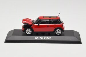 Mini One R50 Punainen Punaisella Katolla Minichamps 1:43 MINI001 Metalli — kuva 5 / 5