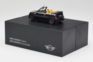 Mini Cooper S R57 Avoauto Musta Minichamps 1:43 80422148818 Metalli — kuva 3 / 4