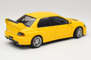 Mitsubishi Lancer Evolution IX GSR Keltainen AUTOart 1:18 77192 Metalli — kuva 3 / 8