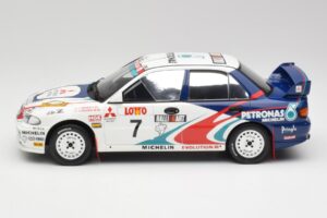 Mitsubishi Lancer Evo 3 Group A #4 T. Makinen / S. Harjanne Rally Australia 1996 Otto 1:18 OT475 Hartsi — kuva 3 / 6