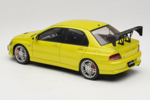 Mitsubishi Lancer Evo VII Mustard Yellow AUTOart 1:18 77166 Metalli — kuva 5 / 8