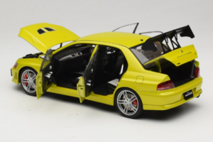 Mitsubishi Lancer Evo VII Mustard Yellow AUTOart 1:18 77166 Metalli — kuva 7 / 8