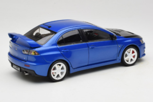 Mitsubishi Lancer Evolution X Sininen OEM 1:18 MLE01 Metalli — kuva 3 / 8