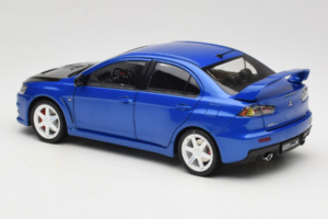 Mitsubishi Lancer Evolution X Sininen OEM 1:18 MLE01 Metalli — kuva 7 / 8